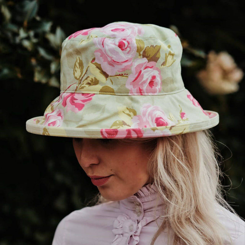 ladies floral sun hat green with pink roses design